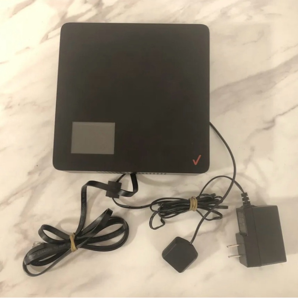 Verizon 4G Network Extender Cellular Signal BoosterASK-SFE116 w/Power Cord